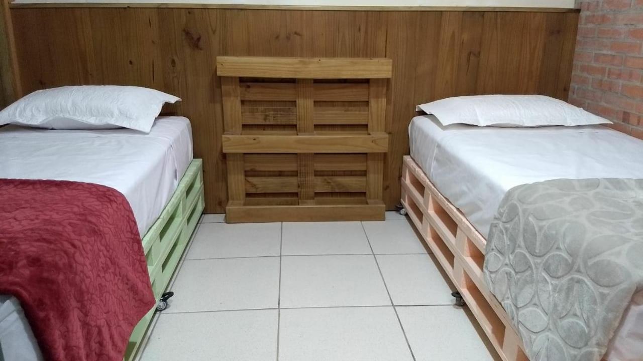 Caminhos Do Vale Europeu Hostel Тімбу Екстер'єр фото